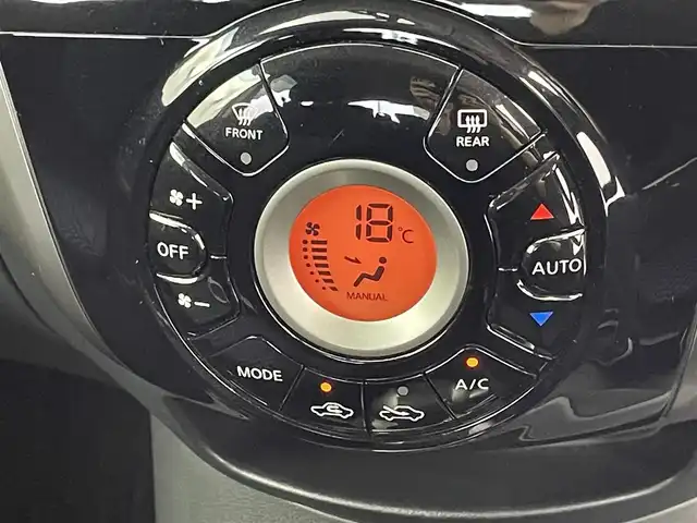 日産 ノート X DIG－S 群馬県 2014(平26)年 7.5万km ブリリアントシルバー スーパーチャージャー　純正７インチナビ　バックカメラ　ヘッドライトレベライザー　オートエアコン　純正フロアマット　電動格納ミラー　プッシュスタート　スマートキー　ＥＴＣ　横滑り鵜防止装置　禁煙車