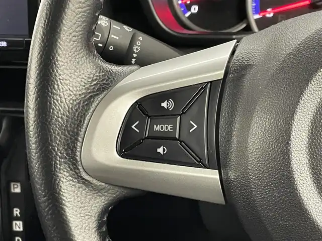 トヨタ ルーミー 埼玉県 2018(平30)年 3万km パールホワイトⅢ スマートアシスト２　純正９インチナビ　バックカメラ　ビルトインＥＴＣ　前後ドライブレコーダー　クルーズコントロール　シートヒーター　社外アルミホイール　スマートキー　オートライト　ＬＥＤヘッドライト