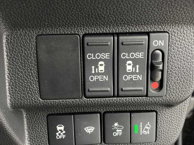 ホンダ フリード G ホンダセンシング 群馬県 2018(平30)年 7.2万km プレミアムスパークルブラックパール 社外７型ナビ　フルセグＴＶ　衝突被害軽減システム　両側電動スライドドア　ハーフレザーシート　ステアリングスイッチ　クルーズコントロール　横滑り防止機能　ＬＥＤライト　ビルトインＥＴＣ　スマートキー