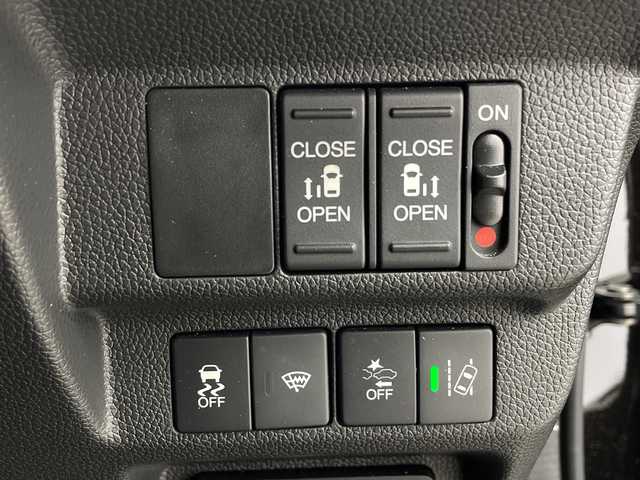 ホンダ フリード G ホンダセンシング 群馬県 2018(平30)年 7.2万km プレミアムスパークルブラックパール 社外７型ナビ　フルセグＴＶ　衝突被害軽減システム　両側電動スライドドア　ハーフレザーシート　ステアリングスイッチ　クルーズコントロール　横滑り防止機能　ＬＥＤライト　ビルトインＥＴＣ　スマートキー