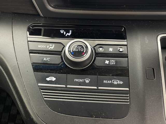 ホンダ フリード G ホンダセンシング 群馬県 2018(平30)年 7.2万km プレミアムスパークルブラックパール 社外７型ナビ　フルセグＴＶ　衝突被害軽減システム　両側電動スライドドア　ハーフレザーシート　ステアリングスイッチ　クルーズコントロール　横滑り防止機能　ＬＥＤライト　ビルトインＥＴＣ　スマートキー