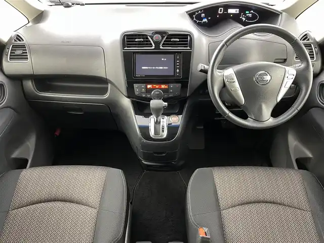 日産 セレナ ハイウェイスター Vエアロ+Safty 福島県 2016(平28)年 6.3万km ダイヤモンドブラック ４WD/エマージェンシーブレーキ/・ディスプレイ付自動防眩式ルームミラー/(ミラーにバックカメラ・アラウンドビューモニター)/・踏み間違い衝突防止アシスト/・フロント& バックソナー/・ふらつき警報/・衝突軽減ブレーキ/・レーンキープアシスト/社外ナビゲーション/・型式：CN-R330WD/・【Bluetooth/TV/AM・FM/CD/DVD】/・ETC/・前後ドライブレコーダー/純正フロアマット/ドアバイザー/LEDライト/・フォグライト/・オートライト/電動格納ウィンカーミラー/プッシュスタート/・スマートキー