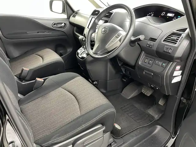 日産 セレナ ハイウェイスター Vエアロ+Safty 福島県 2016(平28)年 6.3万km ダイヤモンドブラック ４WD/エマージェンシーブレーキ/・ディスプレイ付自動防眩式ルームミラー/(ミラーにバックカメラ・アラウンドビューモニター)/・踏み間違い衝突防止アシスト/・フロント& バックソナー/・ふらつき警報/・衝突軽減ブレーキ/・レーンキープアシスト/社外ナビゲーション/・型式：CN-R330WD/・【Bluetooth/TV/AM・FM/CD/DVD】/・ETC/・前後ドライブレコーダー/純正フロアマット/ドアバイザー/LEDライト/・フォグライト/・オートライト/電動格納ウィンカーミラー/プッシュスタート/・スマートキー