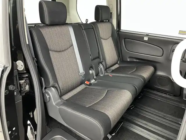 日産 セレナ ハイウェイスター Vエアロ+Safty 福島県 2016(平28)年 6.3万km ダイヤモンドブラック ４WD/エマージェンシーブレーキ/・ディスプレイ付自動防眩式ルームミラー/(ミラーにバックカメラ・アラウンドビューモニター)/・踏み間違い衝突防止アシスト/・フロント& バックソナー/・ふらつき警報/・衝突軽減ブレーキ/・レーンキープアシスト/社外ナビゲーション/・型式：CN-R330WD/・【Bluetooth/TV/AM・FM/CD/DVD】/・ETC/・前後ドライブレコーダー/純正フロアマット/ドアバイザー/LEDライト/・フォグライト/・オートライト/電動格納ウィンカーミラー/プッシュスタート/・スマートキー