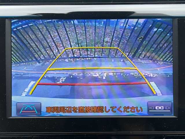 トヨタ カムリ G レザーパッケージ 宮城県 2018(平30)年 6.7万km プラチナホワイトパールマイカ トヨタセーフティセンス/・プリクラッシュセーフティ/・レーダークルーズコントロール/・レーントレーシングアシスト/・オートマチックハイビーム/ヘッドアップディスプレイ/純正ナビ/・バックカメラ/・フルセグTV/Bluetooth/CD/DVD/USB/AUX/・ビルトインETC/・前方ドライブレコーダー/アイドリングストップ/フロント熱線/電子パーキング/・オートブレーキホールド/革巻きステアリング/・ステアリングスイッチ/レザーシート/・パワーシート（運転席/助手席）/・シートヒーター（運転席/助手席）/LEDヘッドライト/・オートライト/・フォグランプ/プッシュスタート/・スマートキー/純正アルミホイール/純正フロアマット/ドアバイザー