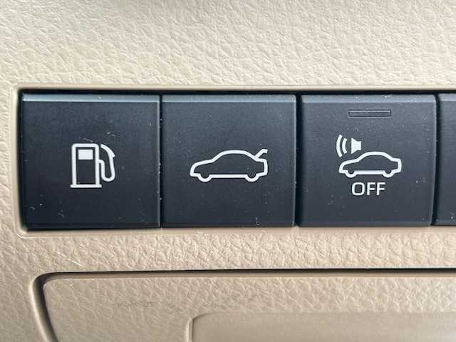 トヨタ カムリ G レザーパッケージ 宮城県 2018(平30)年 6.7万km プラチナホワイトパールマイカ トヨタセーフティセンス/・プリクラッシュセーフティ/・レーダークルーズコントロール/・レーントレーシングアシスト/・オートマチックハイビーム/ヘッドアップディスプレイ/純正ナビ/・バックカメラ/・フルセグTV/Bluetooth/CD/DVD/USB/AUX/・ビルトインETC/・前方ドライブレコーダー/アイドリングストップ/フロント熱線/電子パーキング/・オートブレーキホールド/革巻きステアリング/・ステアリングスイッチ/レザーシート/・パワーシート（運転席/助手席）/・シートヒーター（運転席/助手席）/LEDヘッドライト/・オートライト/・フォグランプ/プッシュスタート/・スマートキー/純正アルミホイール/純正フロアマット/ドアバイザー