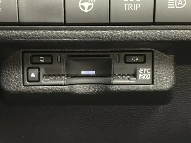 トヨタ カローラツーリング ハイブリッド ダブルバイビー 埼玉県 2024(令6)年 1.3万km ラグジュアリーホワイトパールクリスタルシャインガラスフレーク モデリスタエアロ/純正10.5インチナビ/ 地デジＴＶ Bluetooth CarPlay/バックカメラ/プリクラッシュセーフティー/レーダークルーズコントロール/レーンディパーチャーアラート/ブラインドスポットモニター/クリアランスソナー/シートヒーター/ステアリングヒーター/ドライブレコーダー/LEDオートライト/オートハイビーム/ETC2.0