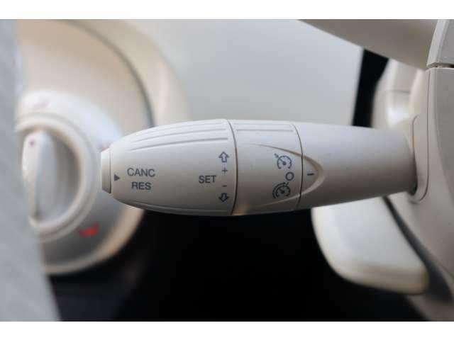 フィアット ５００ 大分県 2021(令3)年 5万km ボサノバホワイト 取扱説明書/保証書/クルーズコントロール/純正ディスプレイオーディオ/Bluetooth/CarPlay/純正フロアマット/純正ハロゲンヘッドライト/USB/パドルシフト/ETC