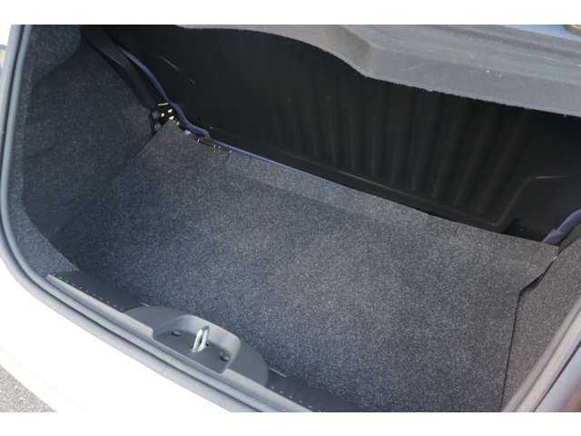 フィアット ５００ 大分県 2021(令3)年 5万km ボサノバホワイト 取扱説明書/保証書/クルーズコントロール/純正ディスプレイオーディオ/Bluetooth/CarPlay/純正フロアマット/純正ハロゲンヘッドライト/USB/パドルシフト/ETC