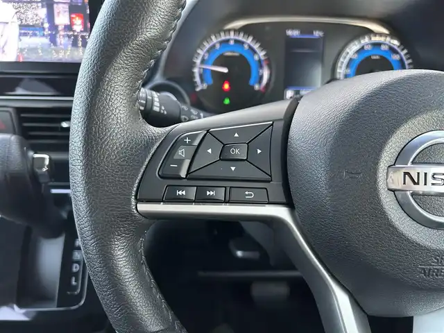 日産 デイズ HWS G ターボ プロパイロットED 埼玉県 2019(令1)年 0.7万km フローズンバニラパール/アッシュブラウンM 純正ナビオーディオ/（AM/FM/CD/DVD/SD/BT/USB）/フルセグTV/テレビキャンセラー/プロパイロット/インテリジェントエマージェンシーブレーキ/LDW/前後ドライブレコーダー/・前方ナビ連動/・後方社外　cellstar CSD-610FHR/ETC2.0/アラウンドビューモニター/バックカメラ/ディスプレイ付きインナーミラー/純正フロアマット/スペアキー/プッシュスタート/前後コーナーセンサー/ドアバイザー/保証書/車両/ナビ取扱説明書