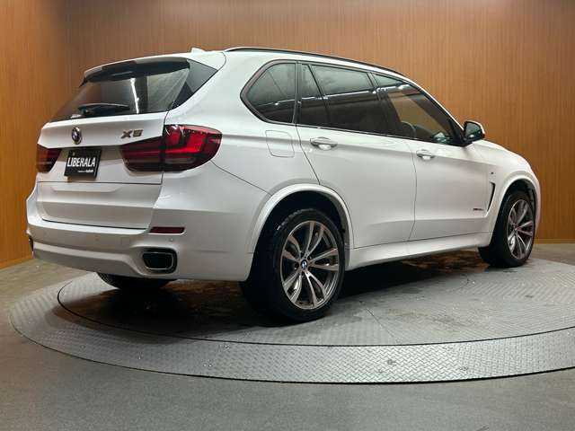 ＢＭＷ Ｘ５ xDrive 35d Mスポーツ 千葉県 2016(平28)年 5万km アルピンホワイトⅢ パノラマＳＲ　/ＡＣＣ　/茶革　/ナビ　/ＴＶ　/ＤＶＤ再生　/Ｂカメラ　/シートヒーター　/電動リアゲート　/ＬＥＤヘッドライト　/コンフォートアクセス　/衝突軽減Ｂ　/ＢＳＭ　/ＬＫＡ　/ＭＴモード　/禁煙車　/ＥＴＣ