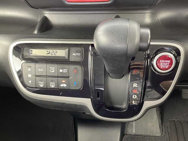 ホンダ Ｎ ＢＯＸ カスタム G 岐阜県 2013(平25)年 10.9万km プレミアムホワイトパール 純正ナビ/AM/FM/TV/SD/CD/DVD/両側スライドドア/ＨＩＤヘッドライト/社外１４インチアルミホイール/ステアリングリモコン/フォグライト/純正ドアバイザー/純正フロアマット/ステアリングリモコン/横滑り防止