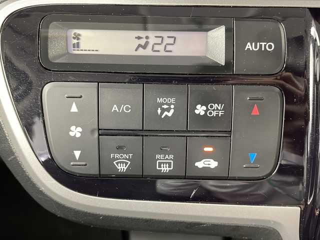 ホンダ Ｎ ＢＯＸ カスタム G 岐阜県 2013(平25)年 10.9万km プレミアムホワイトパール 純正ナビ/AM/FM/TV/SD/CD/DVD/両側スライドドア/ＨＩＤヘッドライト/社外１４インチアルミホイール/ステアリングリモコン/フォグライト/純正ドアバイザー/純正フロアマット/ステアリングリモコン/横滑り防止