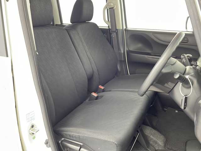 ホンダ Ｎ ＢＯＸ カスタム G 岐阜県 2013(平25)年 10.9万km プレミアムホワイトパール 純正ナビ/AM/FM/TV/SD/CD/DVD/両側スライドドア/ＨＩＤヘッドライト/社外１４インチアルミホイール/ステアリングリモコン/フォグライト/純正ドアバイザー/純正フロアマット/ステアリングリモコン/横滑り防止