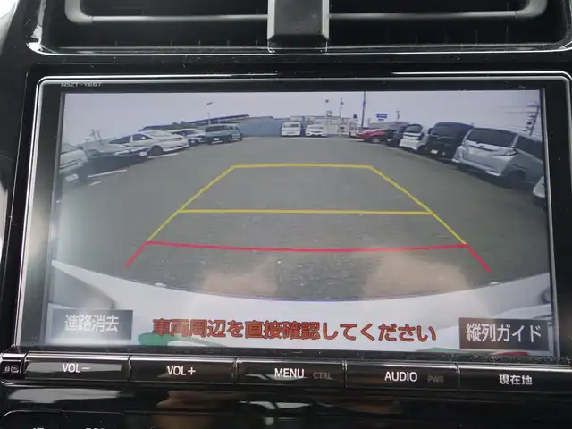 トヨタ プリウス A 静岡県 2018(平30)年 5.6万km スティールブロンドM 走行距離56千キロ/セーフティセンス/　・プリクラッシュセーフティ/　・レーダークルーズコントロール/　・オートマチックハイビーム/　・レーンディパーチャーアラート/ブラインドスポットモニター/ヘッドアップディスプレイ/シンプルインテリジェントパーキングアシスト/インテリジェントクリアランスソナー/純正9インチSDナビ/　CD/DVD/BT/SD/フルセグTV/ビルトインETC/社外デジタルインナーミラー（前後ドラレコ付）/   Dream maker DMDR-27/運転席シートリフター/ブラックコンソール/プッシュスタート／スマートキー/純正フロアマット／ドアバイザー/取扱説明書／保証書