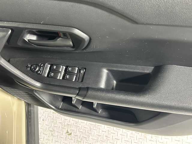 ダイハツ ロッキー L 沖縄県 2022(令4)年 3.6万km ナチュラルベージュマイカM 県外仕入れ/禁煙車/社外ナビ/ＣＤ/ＤＶＤ/Ｂｌｕｅｔｏｏｔｈ/バックカメラ/ＥＴＣ/ドライブレコーダー/コーナーセンサー/純正フロアーマット/スペアキー/ＡＢＳ/横滑り防止機能/衝突軽減システム