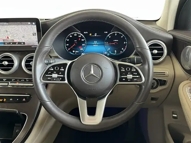 メルセデス・ベンツ ＧＬＣ２２０ d 4マチック クーペ 山形県 2020(令2)年 5.7万km ダイヤモンドホワイト レザーエクスクルーシブパッケージ/・本革シート【シルクベージュ】/・シートベンチレーター/・ヘッドアップディスプレイ/・Burmesterサラウンドシステム/・12.3コックピットディスプレイ/360°カメラ/フルセグTV/パワーバックドア/パドルシフト/アダプティブクルーズコントロール/レーンキープアシスト