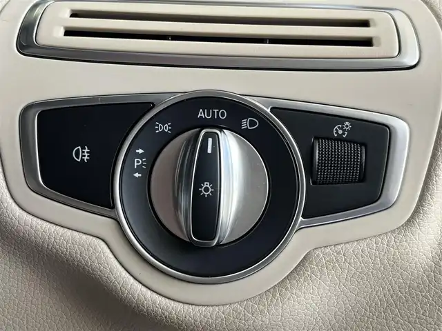 メルセデス・ベンツ ＧＬＣ２２０ d 4マチック クーペ 山形県 2020(令2)年 5.7万km ダイヤモンドホワイト レザーエクスクルーシブパッケージ/・本革シート【シルクベージュ】/・シートベンチレーター/・ヘッドアップディスプレイ/・Burmesterサラウンドシステム/・12.3コックピットディスプレイ/360°カメラ/フルセグTV/パワーバックドア/パドルシフト/アダプティブクルーズコントロール/レーンキープアシスト