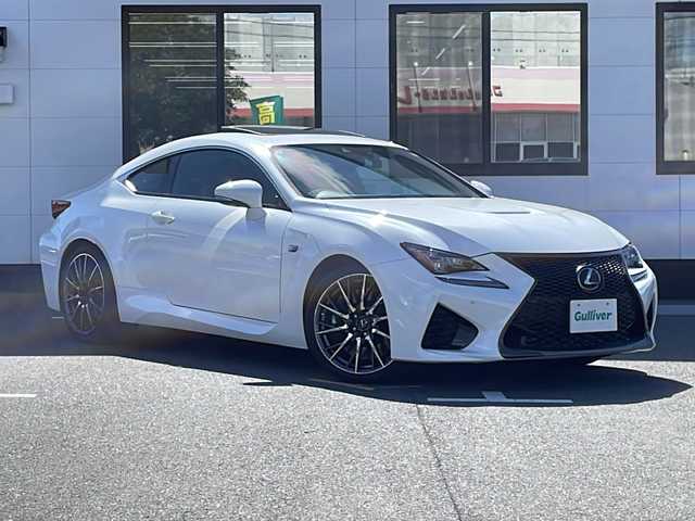 レクサス ＲＣ Ｆ 山口県 2015(平27)年 7.6万km ホワイトノーヴァガラスフレーク メーカーマルチナビ/　・フルセグTV/　・CD/DVD/Bluerayディスク再生対応/　・FM/AMラジオ/　・USBデータ通信/　・Bluetoothオーディオ/　・ハンズフリー通話/マークレビンソンプレミアムサウンド(10SP)/サンルーフ/エアベンチレーションシート/シートヒーター/ポジションメモリー機能付パワーシート/ステアリングヒーター/電動チルトテレスコピック革巻ステアリング/パドルシフト/ステアリングリモコン/アダプティブクルーズコントロール/LEDオートライト/ロック連動自動開閉ドアミラー/ビルトインETC/前後ドライブレコーダー(YupiteruSN-TW9900)/ブラインドスポットモニター/クリアランスソナー/パドルシフト/照明付バニティミラー/アクティブリアウィング/マルチインフォメーションディスプレイ/純正19インチAW/レザーシート/WSRS＋サイドカーテンエアバッグ/プリクラッシュセーフティ/車線逸脱防止支援システム/後退時連動チルトドアミラー/クリアランスソナー/フルオートAC