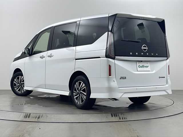 日産 セレナ e－パワー ハイウェイスター V 埼玉県 2025(令7)年 0.1千km プリズムホワイト エマージェンシーブレーキ/プロパイロット/純正メモリナビ/Bluetooth/フルセグ/BSM/純正前後ドライブレコーダー/置くだけ充電/ETC2.0/両側パワースライドドア/アラウンドビューモニター/デジタルインナーミラー/プッシュスタート/スマートキー/スペアキー