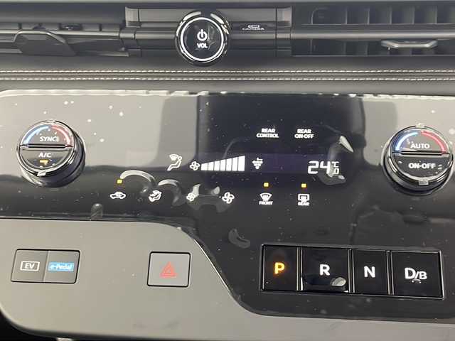 日産 セレナ e－パワー ハイウェイスター V 埼玉県 2025(令7)年 0.1千km プリズムホワイト エマージェンシーブレーキ/プロパイロット/純正メモリナビ/Bluetooth/フルセグ/BSM/純正前後ドライブレコーダー/置くだけ充電/ETC2.0/両側パワースライドドア/アラウンドビューモニター/デジタルインナーミラー/プッシュスタート/スマートキー/スペアキー