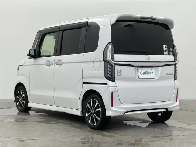 ホンダ Ｎ ＢＯＸ カスタム G L ホンダセンシング 富山県 2019(令1)年 6.5万km プラチナホワイトパール ワンオーナー/純正8型ナビ（AM/FM/CD/DVD/USB/BT）/フルセグTV/バックカメラ/両側パワースライドドア/衝突被害軽減ブレーキ/アダプティブクルーズコントロール/レーンキープアシスト/オートマチックハイビーム/LEDヘッドライト/コーナーセンサー/ドライブレコーダー/ビルトインETC/スマートキー×２/プッシュスタート/社外アフロアマット/シートカバー/ステアリングカバー/アイドリングストップ/取扱説明書/保証書