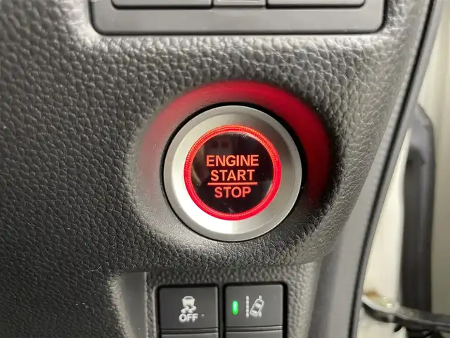 ホンダ Ｎ ＢＯＸ カスタム G L ホンダセンシング 富山県 2019(令1)年 6.5万km プラチナホワイトパール ワンオーナー/純正8型ナビ（AM/FM/CD/DVD/USB/BT）/フルセグTV/バックカメラ/両側パワースライドドア/衝突被害軽減ブレーキ/アダプティブクルーズコントロール/レーンキープアシスト/オートマチックハイビーム/LEDヘッドライト/コーナーセンサー/ドライブレコーダー/ビルトインETC/スマートキー×２/プッシュスタート/社外アフロアマット/シートカバー/ステアリングカバー/アイドリングストップ/取扱説明書/保証書