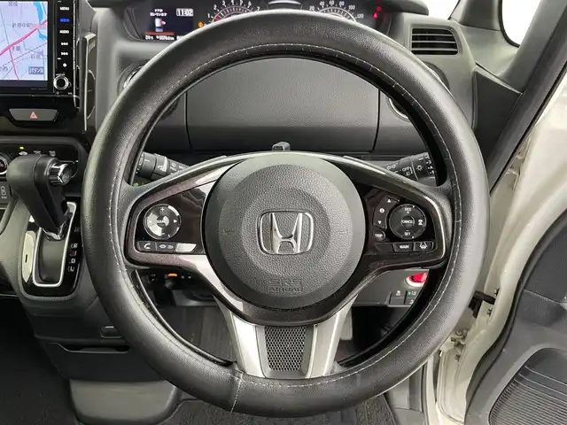 ホンダ Ｎ ＢＯＸ カスタム G L ホンダセンシング 富山県 2019(令1)年 6.5万km プラチナホワイトパール ワンオーナー/純正8型ナビ（AM/FM/CD/DVD/USB/BT）/フルセグTV/バックカメラ/両側パワースライドドア/衝突被害軽減ブレーキ/アダプティブクルーズコントロール/レーンキープアシスト/オートマチックハイビーム/LEDヘッドライト/コーナーセンサー/ドライブレコーダー/ビルトインETC/スマートキー×２/プッシュスタート/社外アフロアマット/シートカバー/ステアリングカバー/アイドリングストップ/取扱説明書/保証書