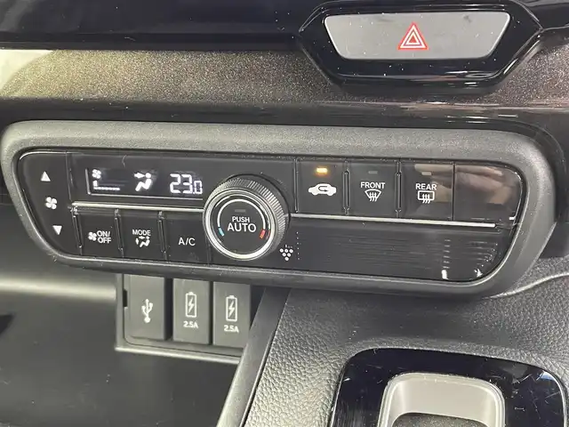 ホンダ Ｎ ＢＯＸ カスタム G L ホンダセンシング 富山県 2019(令1)年 6.5万km プラチナホワイトパール ワンオーナー/純正8型ナビ（AM/FM/CD/DVD/USB/BT）/フルセグTV/バックカメラ/両側パワースライドドア/衝突被害軽減ブレーキ/アダプティブクルーズコントロール/レーンキープアシスト/オートマチックハイビーム/LEDヘッドライト/コーナーセンサー/ドライブレコーダー/ビルトインETC/スマートキー×２/プッシュスタート/社外アフロアマット/シートカバー/ステアリングカバー/アイドリングストップ/取扱説明書/保証書