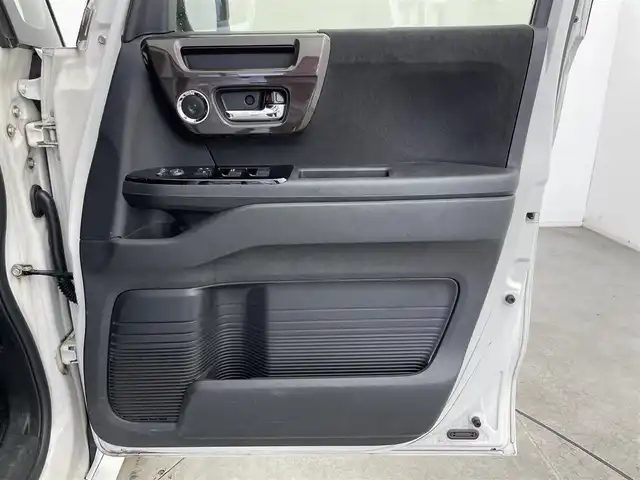 ホンダ Ｎ ＢＯＸ カスタム G L ホンダセンシング 富山県 2019(令1)年 6.5万km プラチナホワイトパール ワンオーナー/純正8型ナビ（AM/FM/CD/DVD/USB/BT）/フルセグTV/バックカメラ/両側パワースライドドア/衝突被害軽減ブレーキ/アダプティブクルーズコントロール/レーンキープアシスト/オートマチックハイビーム/LEDヘッドライト/コーナーセンサー/ドライブレコーダー/ビルトインETC/スマートキー×２/プッシュスタート/社外アフロアマット/シートカバー/ステアリングカバー/アイドリングストップ/取扱説明書/保証書