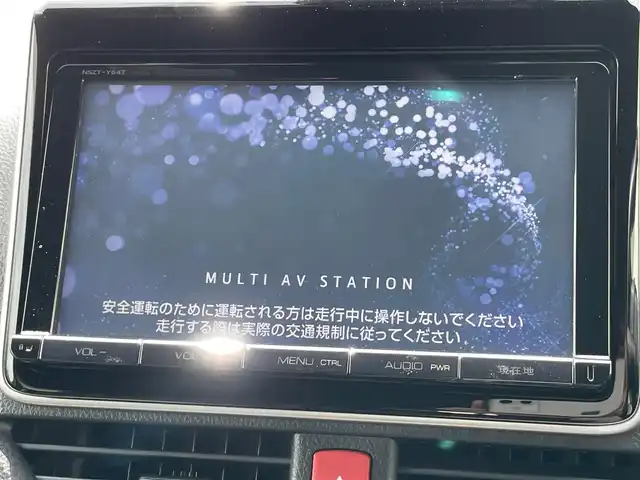 トヨタ エスクァイア ハイブリッド Gi 大阪府 2020(令2)年 6.9万km スパークリングブラックパールクリスタルシャイン ワンオーナー　/純正９インチナビ　/  フルセグTV/CD/DVD/Bluetooth/USB　/バックモニター　/衝突軽減ブレーキ/クリアランスソナー　/１１インチ後席モニター　/前席エアシートヒーター　/両側パワースライドドア　/クルーズコントロール/レーンキープアシスト　/前後ドライブレコーダー/オートマチックハイビーム/純正15インチアルミホイール　/純正フロアマット/プッシュスタート/スマートキー/ビルトインＥＴＣ　/ＬＥＤ