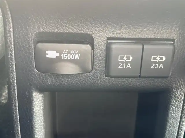 トヨタ エスクァイア ハイブリッド Gi 大阪府 2020(令2)年 6.9万km スパークリングブラックパールクリスタルシャイン ワンオーナー　/純正９インチナビ　/  フルセグTV/CD/DVD/Bluetooth/USB　/バックモニター　/衝突軽減ブレーキ/クリアランスソナー　/１１インチ後席モニター　/前席エアシートヒーター　/両側パワースライドドア　/クルーズコントロール/レーンキープアシスト　/前後ドライブレコーダー/オートマチックハイビーム/純正15インチアルミホイール　/純正フロアマット/プッシュスタート/スマートキー/ビルトインＥＴＣ　/ＬＥＤ