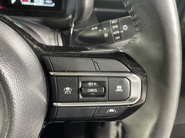 スズキ スペーシア カスタム HYBRID XS 沖縄県 2023(令5)年 1.5万km クールカーキPM 禁煙車　/社外ディスプレイオーディオ　/両側パワースライドドア　/ヘッドアップディスプレイ　/レーダークルーズコントロール　/ハーフレザーシート　/オットマン　/コーナーセンサー　/純正フロアマット/純正１５インチアルミホイール　/シートヒーター　/ＬＥＤヘッドライト