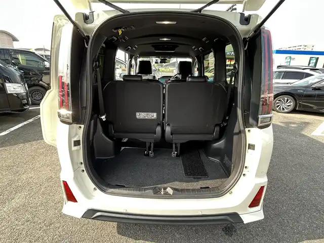 トヨタ ノア Si ダブルバイビーⅢ 長崎県 2021(令3)年 8万km ラグジュアリーホワイトパールクリスタルシャインガラスフレーク 純正10型ナビ/・バックカメラ/・フルセグテレビ/・CD/DVD/・Bluetooth/・AM/FM/純正フリップダウンモニター/TRDエアロ/両側パワースライドドア/ＬＥＤヘッドライト/ETC/前後ドライブレコーダー/トヨタセーフティーセンス/横滑り防止装置/レーンキープアシスト/純正フロアマット/スマートキー/プッシュスタート/スペアキー/新車保証書/取扱説明書