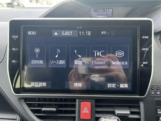 トヨタ ノア Si ダブルバイビーⅢ 長崎県 2021(令3)年 8万km ラグジュアリーホワイトパールクリスタルシャインガラスフレーク 純正10型ナビ/・バックカメラ/・フルセグテレビ/・CD/DVD/・Bluetooth/・AM/FM/純正フリップダウンモニター/TRDエアロ/両側パワースライドドア/ＬＥＤヘッドライト/ETC/前後ドライブレコーダー/トヨタセーフティーセンス/横滑り防止装置/レーンキープアシスト/純正フロアマット/スマートキー/プッシュスタート/スペアキー/新車保証書/取扱説明書