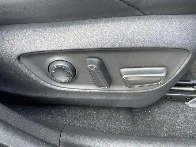 トヨタ ＲＡＶ４ アドベンチャー 東京都 2022(令4)年 2万km アティチュードブラックマイカ ワンオーナー/サンルーフ/純正ディスプレイオーディオ/バックモニター/デジタルインナーミラー/ブラインドスポットモニター/プリクラッシュセーフティ/シートヒーター/エアシート/ハンドルヒーター/純正ドアバイザー/純正フロアマット/レーダークルーズ/運転席のみパワーシート(シートメモリー)/ＥＴＣ/前後ドライブレコーダー/スマートキー