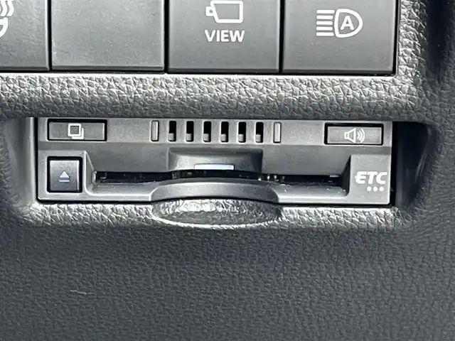 トヨタ ＲＡＶ４ アドベンチャー 東京都 2022(令4)年 2万km アティチュードブラックマイカ ワンオーナー/サンルーフ/純正ディスプレイオーディオ/バックモニター/デジタルインナーミラー/ブラインドスポットモニター/プリクラッシュセーフティ/シートヒーター/エアシート/ハンドルヒーター/純正ドアバイザー/純正フロアマット/レーダークルーズ/運転席のみパワーシート(シートメモリー)/ＥＴＣ/前後ドライブレコーダー/スマートキー