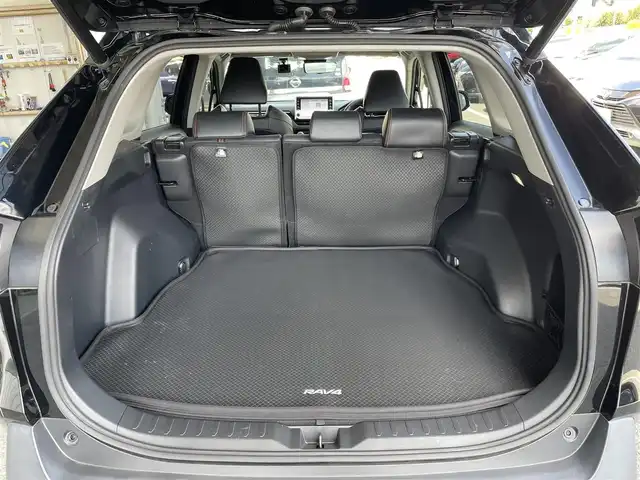 トヨタ ＲＡＶ４ アドベンチャー 東京都 2022(令4)年 2万km アティチュードブラックマイカ ワンオーナー/サンルーフ/純正ディスプレイオーディオ/バックモニター/デジタルインナーミラー/ブラインドスポットモニター/プリクラッシュセーフティ/シートヒーター/エアシート/ハンドルヒーター/純正ドアバイザー/純正フロアマット/レーダークルーズ/運転席のみパワーシート(シートメモリー)/ＥＴＣ/前後ドライブレコーダー/スマートキー