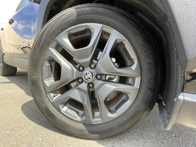 トヨタ ＲＡＶ４ アドベンチャー 東京都 2022(令4)年 2万km アティチュードブラックマイカ ワンオーナー/サンルーフ/純正ディスプレイオーディオ/バックモニター/デジタルインナーミラー/ブラインドスポットモニター/プリクラッシュセーフティ/シートヒーター/エアシート/ハンドルヒーター/純正ドアバイザー/純正フロアマット/レーダークルーズ/運転席のみパワーシート(シートメモリー)/ＥＴＣ/前後ドライブレコーダー/スマートキー