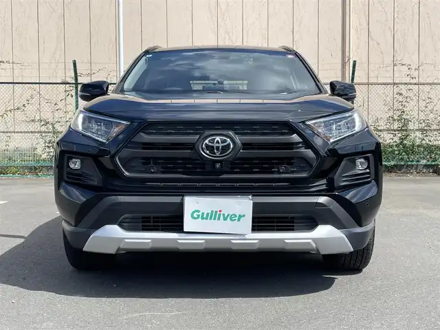 トヨタ ＲＡＶ４ アドベンチャー 東京都 2022(令4)年 2万km アティチュードブラックマイカ ワンオーナー/サンルーフ/純正ディスプレイオーディオ/バックモニター/デジタルインナーミラー/ブラインドスポットモニター/プリクラッシュセーフティ/シートヒーター/エアシート/ハンドルヒーター/純正ドアバイザー/純正フロアマット/レーダークルーズ/運転席のみパワーシート(シートメモリー)/ＥＴＣ/前後ドライブレコーダー/スマートキー
