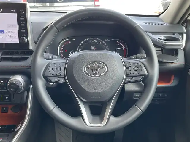 トヨタ ＲＡＶ４ アドベンチャー 東京都 2022(令4)年 2万km アティチュードブラックマイカ ワンオーナー/サンルーフ/純正ディスプレイオーディオ/バックモニター/デジタルインナーミラー/ブラインドスポットモニター/プリクラッシュセーフティ/シートヒーター/エアシート/ハンドルヒーター/純正ドアバイザー/純正フロアマット/レーダークルーズ/運転席のみパワーシート(シートメモリー)/ＥＴＣ/前後ドライブレコーダー/スマートキー