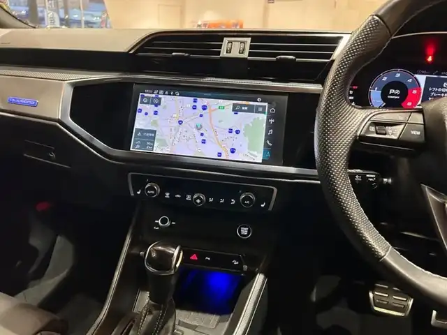アウディ Ｑ３ 35TDIクワトロ Sライン 道央・札幌 2021(令3)年 2.8万km グレイシアホワイトメタリック ベーシックパッケージ/　・シートヒーター/　・電動フロントシート/　・ランバーサポート/　・アウディホールドアシスト/　・オートマチックテールゲート/アシスタンスパッケージ/　・ACC/　・エマージェンシーアシスト/　・サイドアシスト/　・リアクロストラフィックアシスト/プラスパッケージ/　・パーシャルレザー/　・マルチカラーアンビエントライティング/　・リヤシートUSB/テクノロジーパッケージ/　・スマートフォンインターフェース/　・ワイヤレスチャージング/TVチューナー/純正メモリナビ/USB/Bluetooth/360°カメラ/バーチャルコックピット/LEDヘッドライト