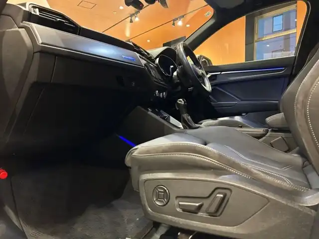 アウディ Ｑ３ 35TDIクワトロ Sライン 道央・札幌 2021(令3)年 2.8万km グレイシアホワイトメタリック ベーシックパッケージ/　・シートヒーター/　・電動フロントシート/　・ランバーサポート/　・アウディホールドアシスト/　・オートマチックテールゲート/アシスタンスパッケージ/　・ACC/　・エマージェンシーアシスト/　・サイドアシスト/　・リアクロストラフィックアシスト/プラスパッケージ/　・パーシャルレザー/　・マルチカラーアンビエントライティング/　・リヤシートUSB/テクノロジーパッケージ/　・スマートフォンインターフェース/　・ワイヤレスチャージング/TVチューナー/純正メモリナビ/USB/Bluetooth/360°カメラ/バーチャルコックピット/LEDヘッドライト