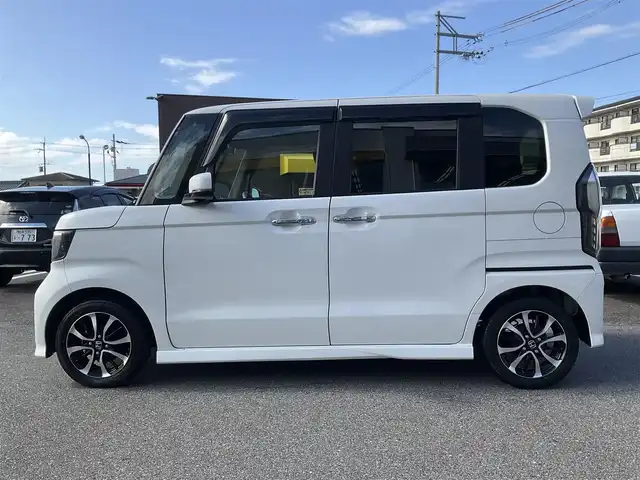 ホンダ Ｎ ＢＯＸ カスタム G L ホンダセンシング 滋賀県 2019(平31)年 6.3万km プラチナホワイトパール パナソニックメモリーナビ（CN-RE05D）/・Bluetooth・フルセグTV/バックモニター/ホンダセンシング/・安全運転支援システム/両側パワースライドドア/純正LEDヘッドライト/純正LEDフォグライト/オートライト/ビルトインETC/リアサンシェード/充電用USBポート/電動格納ウィンカーミラー/純正14AW/プッシュスタート/スマートキー/純正マット/バイザー/取説/保証証/スペアキー