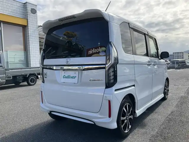 ホンダ Ｎ ＢＯＸ カスタム G L ホンダセンシング 滋賀県 2019(平31)年 6.3万km プラチナホワイトパール パナソニックメモリーナビ（CN-RE05D）/・Bluetooth・フルセグTV/バックモニター/ホンダセンシング/・安全運転支援システム/両側パワースライドドア/純正LEDヘッドライト/純正LEDフォグライト/オートライト/ビルトインETC/リアサンシェード/充電用USBポート/電動格納ウィンカーミラー/純正14AW/プッシュスタート/スマートキー/純正マット/バイザー/取説/保証証/スペアキー