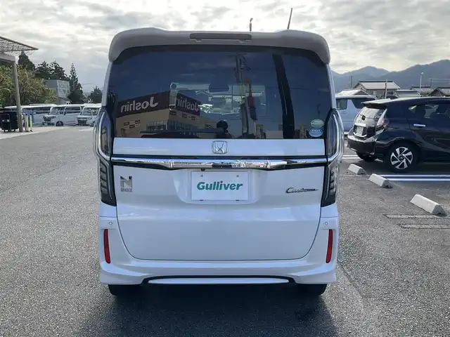 ホンダ Ｎ ＢＯＸ カスタム G L ホンダセンシング 滋賀県 2019(平31)年 6.3万km プラチナホワイトパール パナソニックメモリーナビ（CN-RE05D）/・Bluetooth・フルセグTV/バックモニター/ホンダセンシング/・安全運転支援システム/両側パワースライドドア/純正LEDヘッドライト/純正LEDフォグライト/オートライト/ビルトインETC/リアサンシェード/充電用USBポート/電動格納ウィンカーミラー/純正14AW/プッシュスタート/スマートキー/純正マット/バイザー/取説/保証証/スペアキー