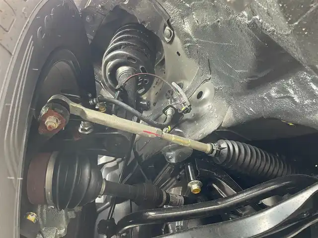ホンダ ＷＲ－Ｖ X 滋賀県 2024(令6)年 0.6万km クリスタルブラックパール 純正フロントグリル/スタッドレスタイヤ積込（純正ホイールキャップ付）/8インチディスプレイオーディオ/バックカメラ/ETC/ドライブレコーダー/ホンダセンシング/・踏み間違い防止アシスト/・プリクラッシュブレーキアシスト/・ヒルスタート（坂道発進）アシスト/・TCS（トラクションコントロールシステム）/・VDC（ビークルダイナミクスコントロール）/・レーンキープアシスト/・車間自動制御システム/・ASCD（オートスピードコントロール装置）/・ABS（アンチロックブレーキシステム）/・コーナー・バックセンサー（ソナー）/・標識検知機能/・盗難防止アラーム/電動格納ミラー/オートライト/LEDヘッドライト/ヘッドライトレベライザー/オートエアコン/スマートキー/スペアキー/プッシュスタート/スマホホルダー/純正ゴムマット/ドアバイザー