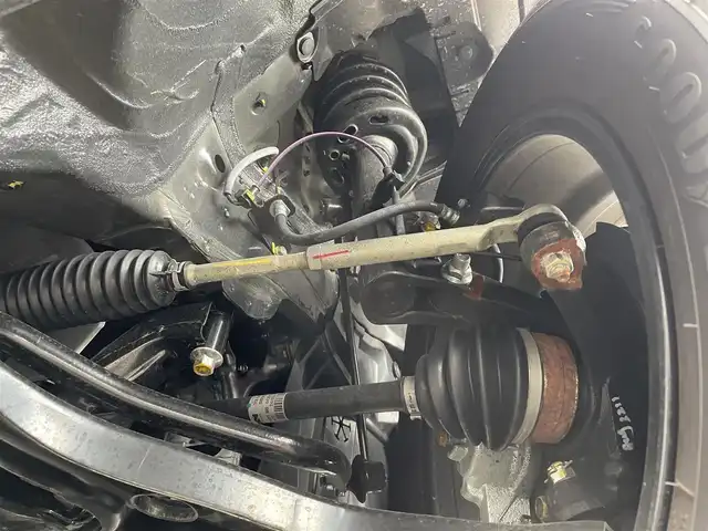 ホンダ ＷＲ－Ｖ X 滋賀県 2024(令6)年 0.6万km クリスタルブラックパール 純正フロントグリル/スタッドレスタイヤ積込（純正ホイールキャップ付）/8インチディスプレイオーディオ/バックカメラ/ETC/ドライブレコーダー/ホンダセンシング/・踏み間違い防止アシスト/・プリクラッシュブレーキアシスト/・ヒルスタート（坂道発進）アシスト/・TCS（トラクションコントロールシステム）/・VDC（ビークルダイナミクスコントロール）/・レーンキープアシスト/・車間自動制御システム/・ASCD（オートスピードコントロール装置）/・ABS（アンチロックブレーキシステム）/・コーナー・バックセンサー（ソナー）/・標識検知機能/・盗難防止アラーム/電動格納ミラー/オートライト/LEDヘッドライト/ヘッドライトレベライザー/オートエアコン/スマートキー/スペアキー/プッシュスタート/スマホホルダー/純正ゴムマット/ドアバイザー