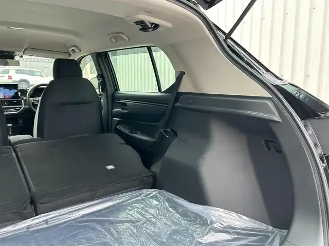 ホンダ ＷＲ－Ｖ X 滋賀県 2024(令6)年 0.6万km クリスタルブラックパール 純正フロントグリル/スタッドレスタイヤ積込（純正ホイールキャップ付）/8インチディスプレイオーディオ/バックカメラ/ETC/ドライブレコーダー/ホンダセンシング/・踏み間違い防止アシスト/・プリクラッシュブレーキアシスト/・ヒルスタート（坂道発進）アシスト/・TCS（トラクションコントロールシステム）/・VDC（ビークルダイナミクスコントロール）/・レーンキープアシスト/・車間自動制御システム/・ASCD（オートスピードコントロール装置）/・ABS（アンチロックブレーキシステム）/・コーナー・バックセンサー（ソナー）/・標識検知機能/・盗難防止アラーム/電動格納ミラー/オートライト/LEDヘッドライト/ヘッドライトレベライザー/オートエアコン/スマートキー/スペアキー/プッシュスタート/スマホホルダー/純正ゴムマット/ドアバイザー