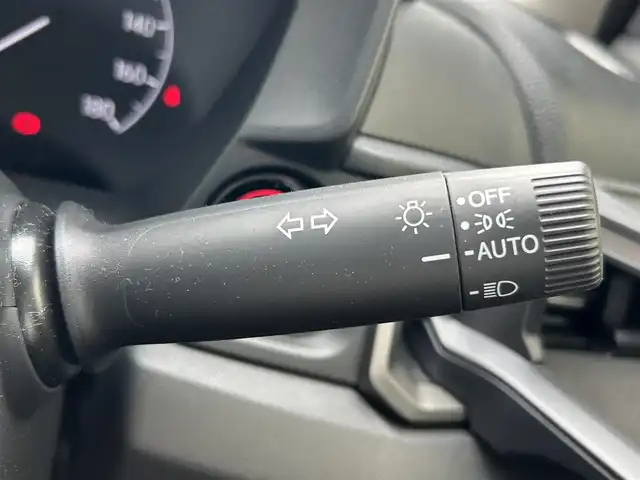 ホンダ ＷＲ－Ｖ X 滋賀県 2024(令6)年 0.6万km クリスタルブラックパール 純正フロントグリル/スタッドレスタイヤ積込（純正ホイールキャップ付）/8インチディスプレイオーディオ/バックカメラ/ETC/ドライブレコーダー/ホンダセンシング/・踏み間違い防止アシスト/・プリクラッシュブレーキアシスト/・ヒルスタート（坂道発進）アシスト/・TCS（トラクションコントロールシステム）/・VDC（ビークルダイナミクスコントロール）/・レーンキープアシスト/・車間自動制御システム/・ASCD（オートスピードコントロール装置）/・ABS（アンチロックブレーキシステム）/・コーナー・バックセンサー（ソナー）/・標識検知機能/・盗難防止アラーム/電動格納ミラー/オートライト/LEDヘッドライト/ヘッドライトレベライザー/オートエアコン/スマートキー/スペアキー/プッシュスタート/スマホホルダー/純正ゴムマット/ドアバイザー